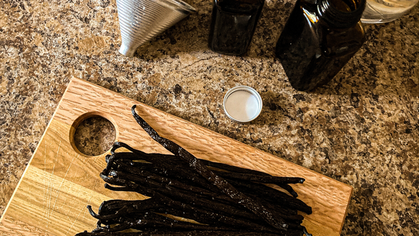 Make Your Own Vanilla and Be a Holiday Hero