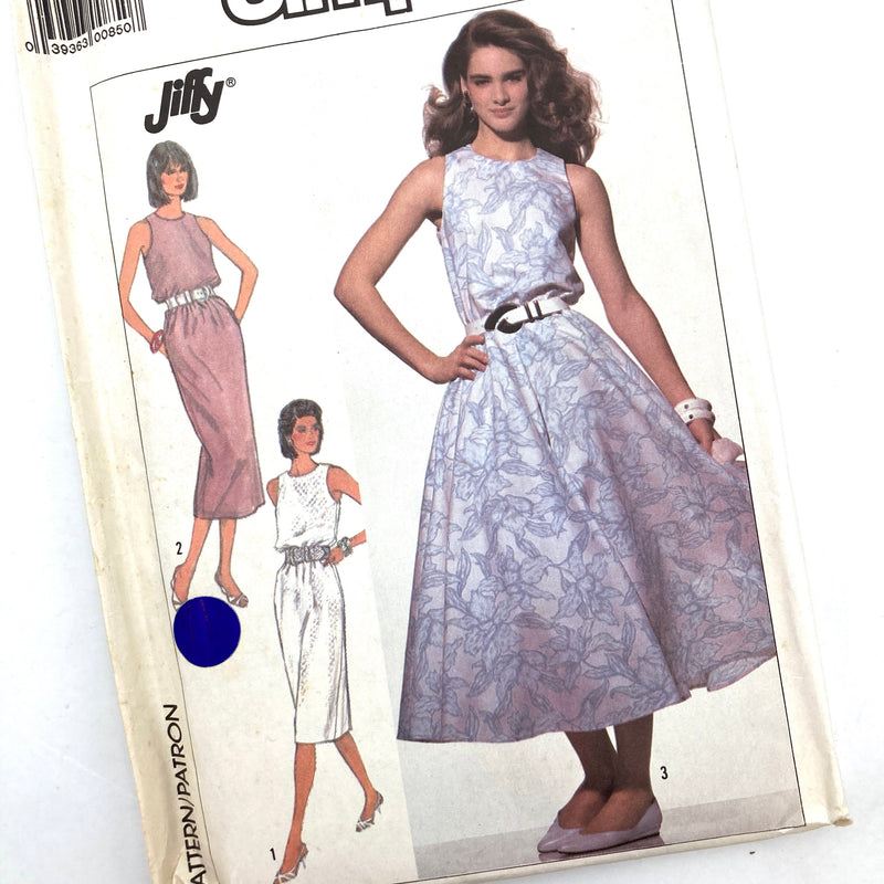 Simplicity 7938 | Adult Dress in Two Sizes Adjustable for Petite | Sizes 6+8+10+12