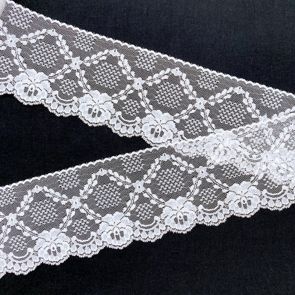 Pretty Pansies | 4"| Lace