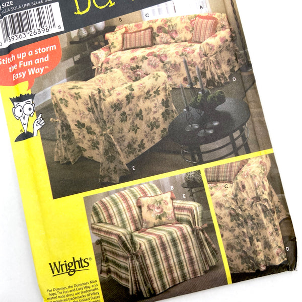 Simplicity 5699 | Sofa and Chair Covers and Pillows