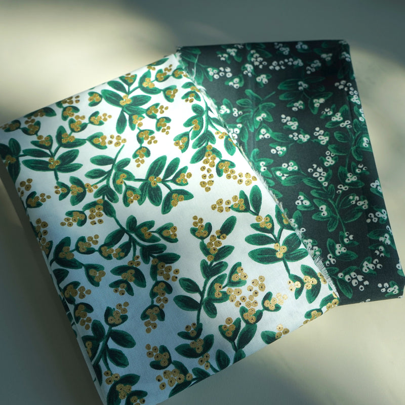 Mistletoe, Evergreen | Holiday Classics | Quilting Cotton