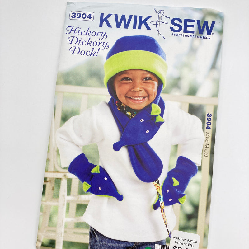 Kwik Sew 3904 | Hickory, Dickory, Dock! | Hat, Scarf, Mittens