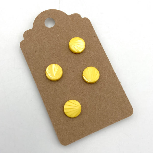 3/8" Yellow Scallop | Set of 4 Plastic Buttons